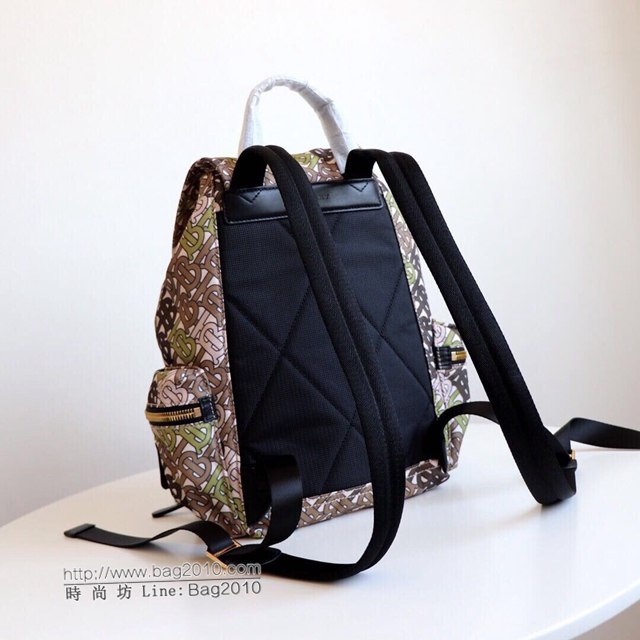 Burberry專櫃新款雙肩包 巴寶莉The Rucksack中號專屬標識印花尼龍軍旅背包  db1175